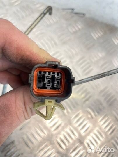 Замок двери передний левый Kia Spectra SD S6D 2007