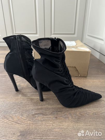 Ботильоны чулки 38 zara новые