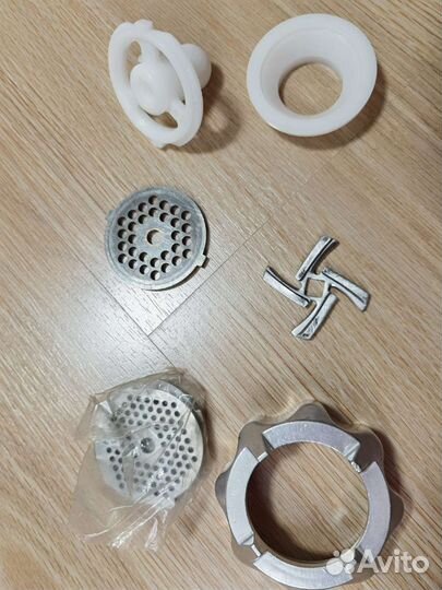 Мясорубка Erisson MG-15P10 1500Вт