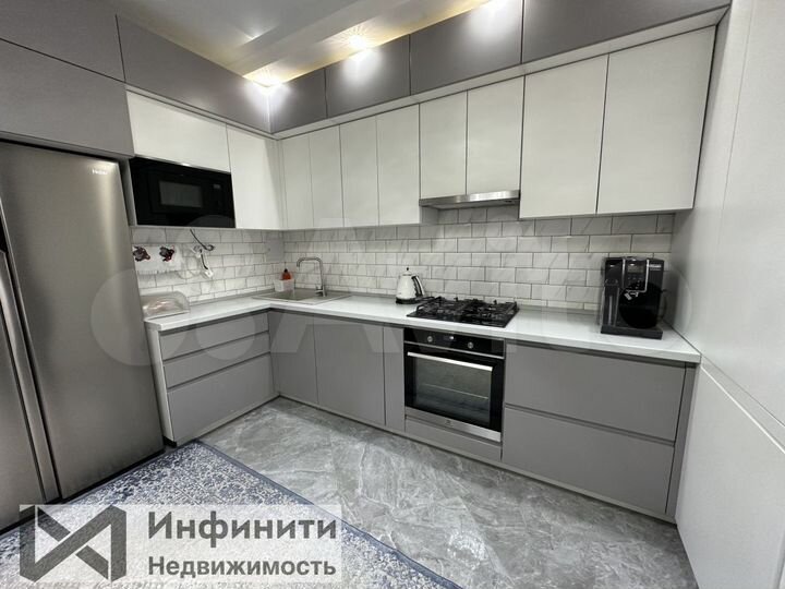 3-к. квартира, 90 м², 13/17 эт.