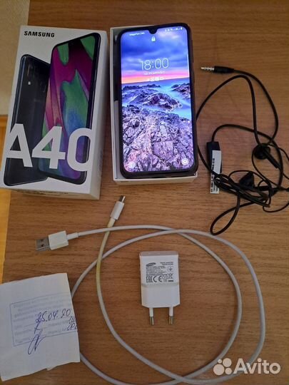 Samsung Galaxy A40, 4/64 ГБ