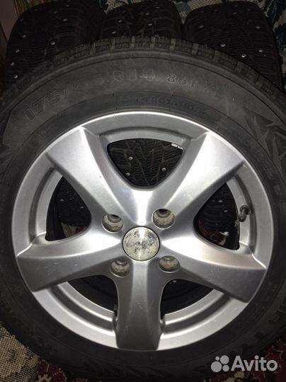 Nokian Tyres r14 175 65 бу на литых дисках