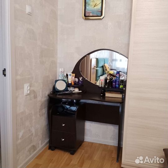 Туалетный столик с зеркалом бу