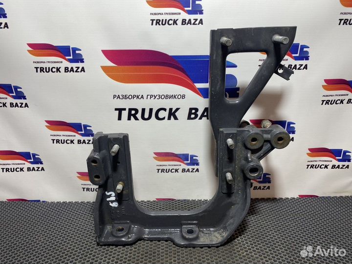 Кронштейн брызговика левого Scania 6-series