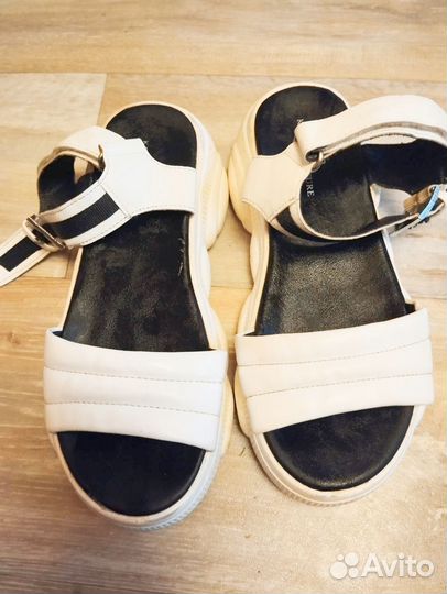 Сандалии для девочки