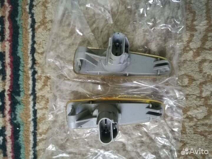 Поворотники крыла Лансер 10