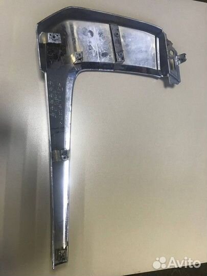 Накладка переднего бампера левая верхняя