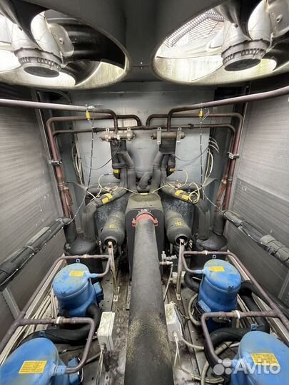 Чиллер промышленный 270 кВт наработка меньше часа