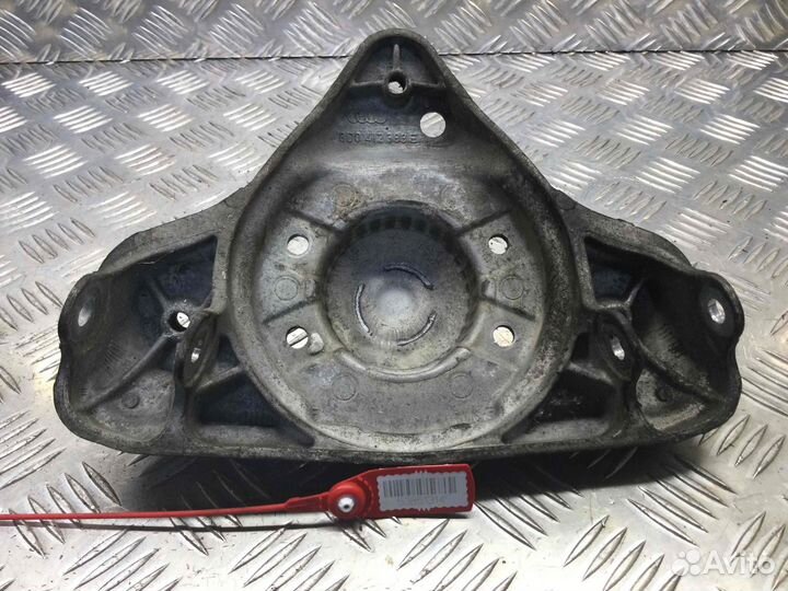 Опора амортизатора верхняя (чашка) Audi A6 8d04123