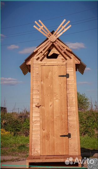 Уличный туалет деревянный