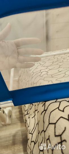 Защитный бортик для кровати