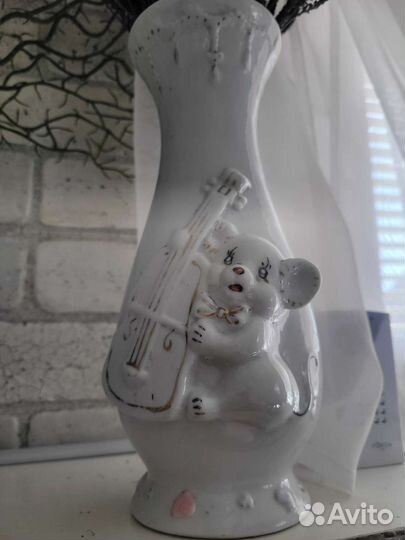 Вазы синее стекло, белый фарфор