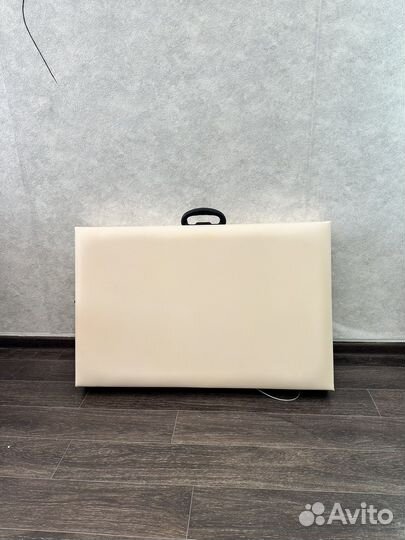 Кушетка для наращивания ресниц