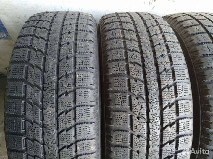 Toyo Observe GSi-5 225/60 R17 99T