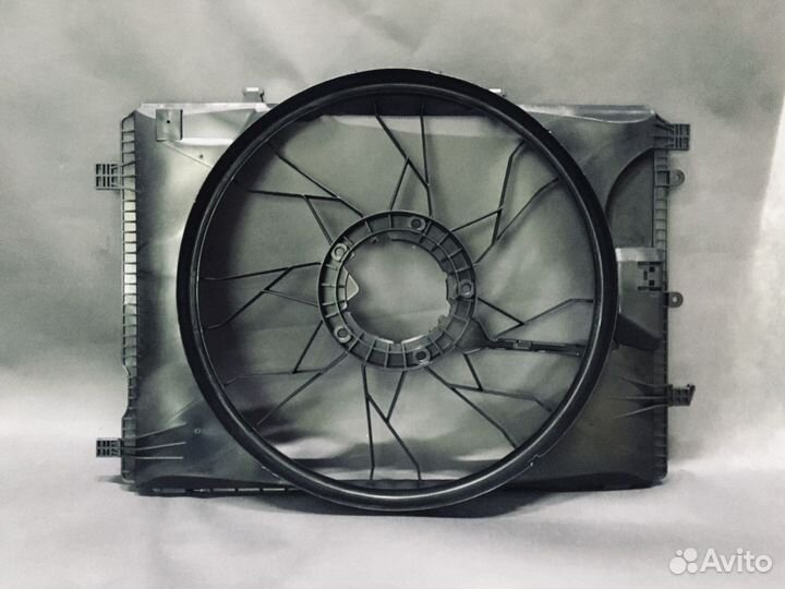 Диффузор вентилятора Mercedes W204 W212 C Class E