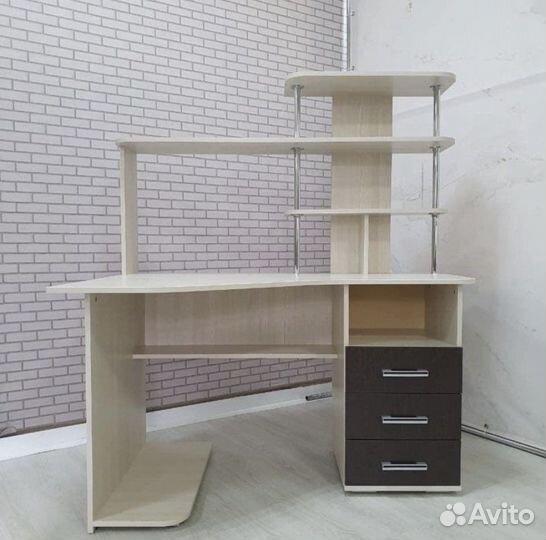 Стол компьютерный