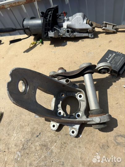 Кулак поворотный задний правый bmw e39