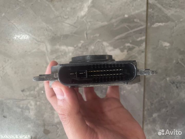 Блок управления фарой передний правый Toyota Camry