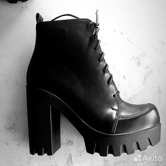 Высокие женские чёрные ботинки. Новые 37-37,5