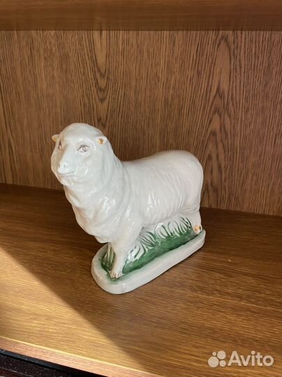 Фарфоровые статуэтки