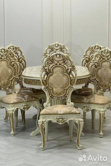 Кухонный стол и стулья комплект