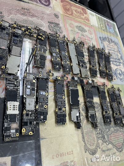 Лот нерабочих iPhone