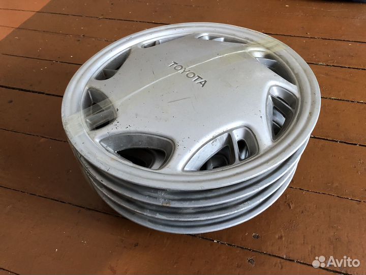 Декоративные колпаки Toyota