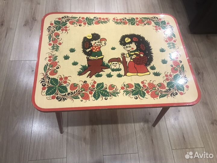 Детский столик