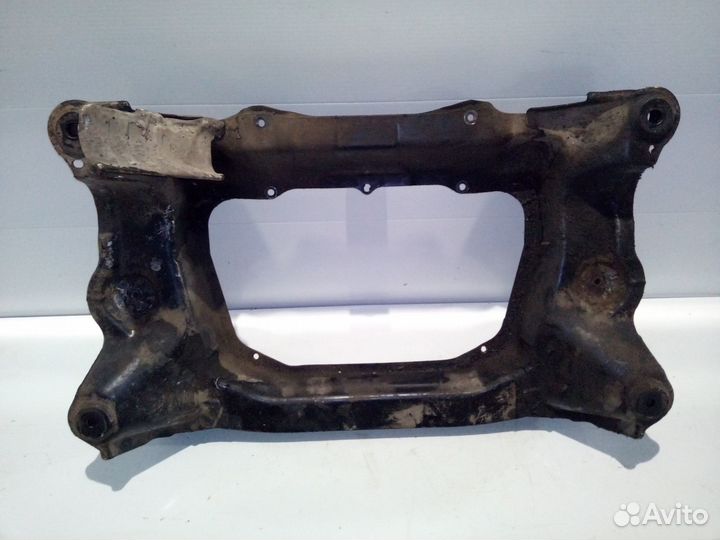 Балка подмоторная Mercedes-Benz E-Class