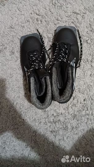 Лыжные ботинки