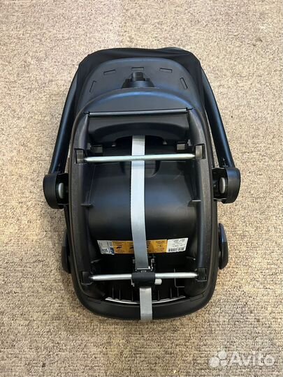 Автолюлька maxi cosi pebble plus с базой