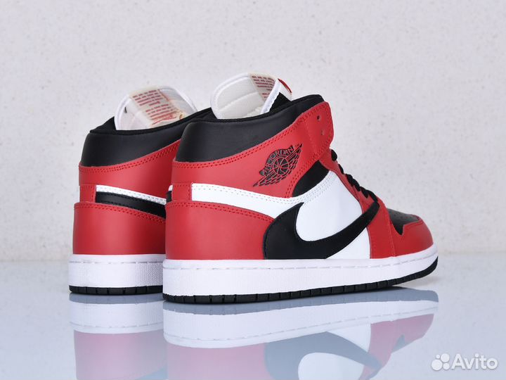 Кроссовки Nike Air Jordan 1 Mid