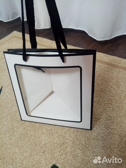 Пакет подарочный с окошком