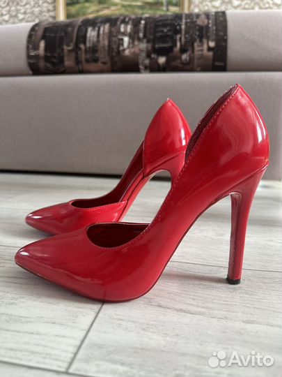 Красные туфли 35