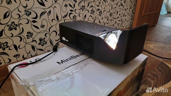 Проектор LG PF 1000U