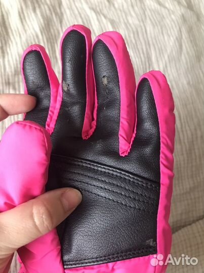 Перчатки для девушки горнолыжные