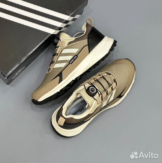 Кроссовки adidas gore tex