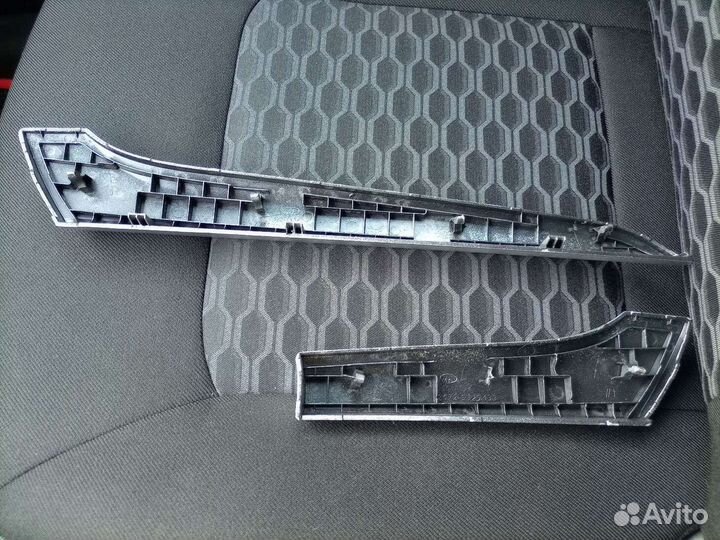 Молдинги панели приборов Granta FL