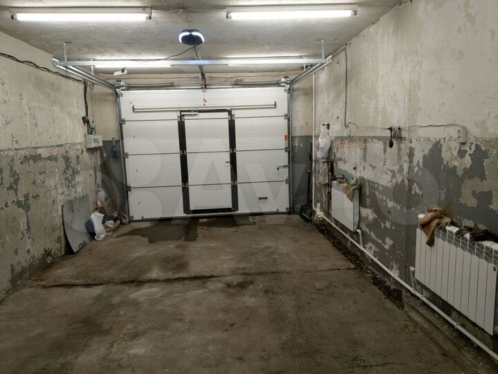 Гараж, > 30 м²