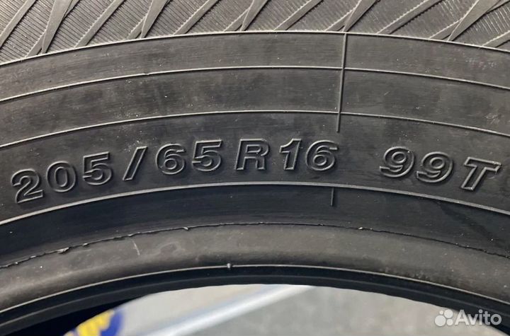 Yokohama IceGuard Stud IG65 205/65 R16