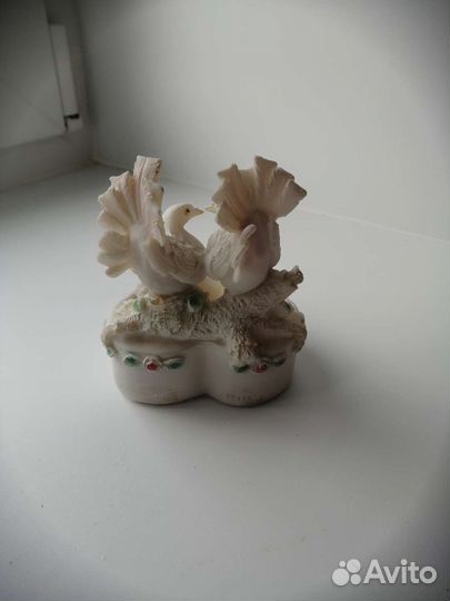 Сувенир, статуэтка, шкатулка 