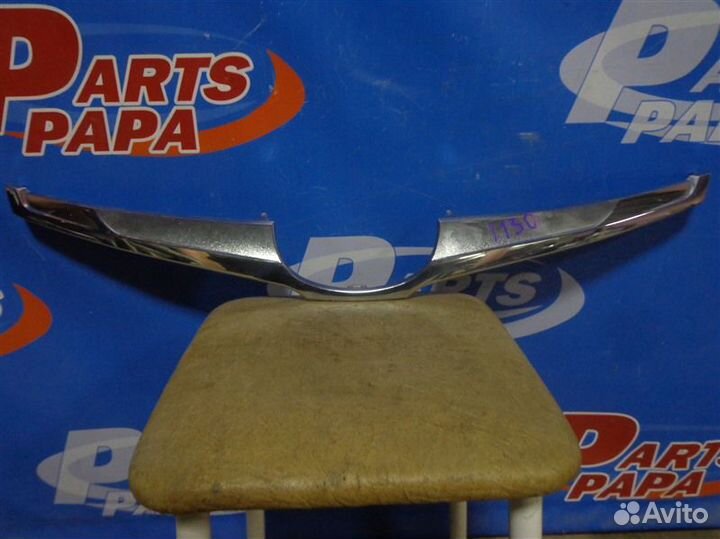 Молдинг решетки радиатора Subaru Legacy Outback