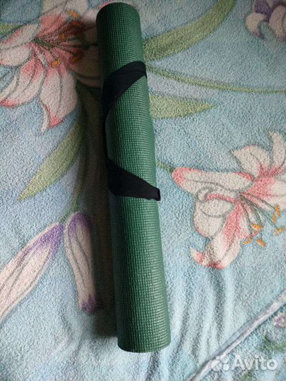 Коврик для йоги новый зелёный