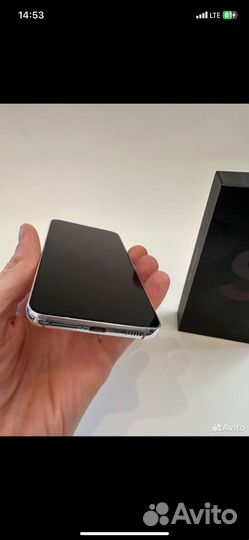 Samsung Galaxy S22, 8/256 ГБ