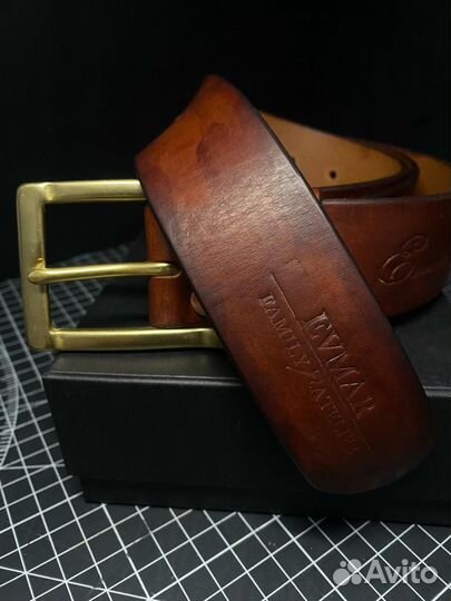 Мужской кожаный ремень ручной работы коричневый