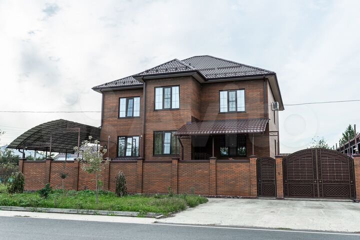 Дом 495 м² на участке 6 сот.