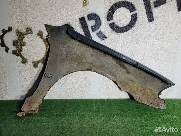 Переднее левое крыло Toyota Avensis 1