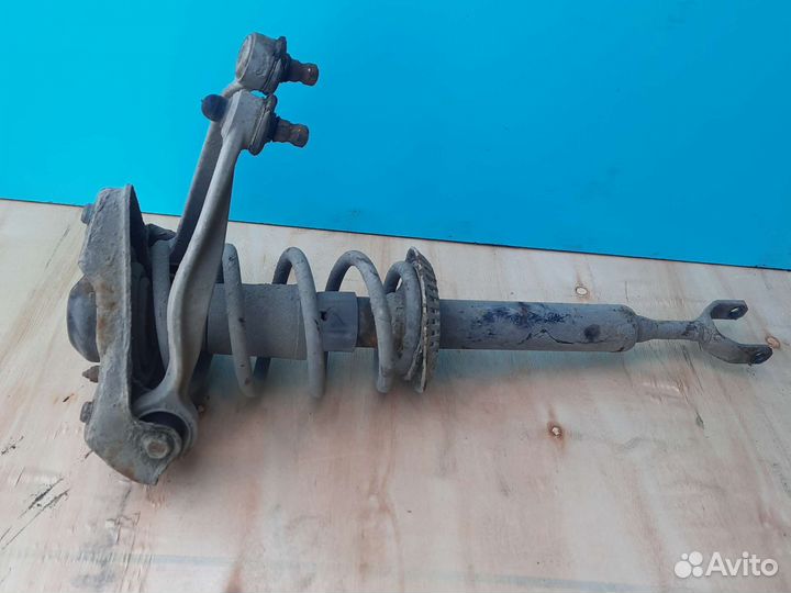 Передняя правая стойка Volkswagen passat b5