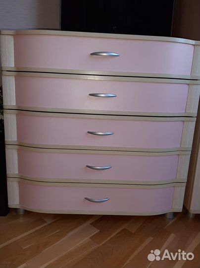 Продаётся комплект детской мебели