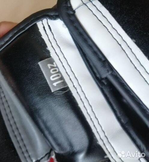 Боксерские перчатки Everlast Elite Pro 10 oz новые